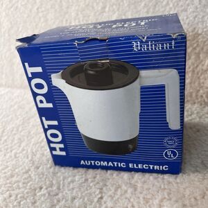 Vintage Valiant Electric Hot Pot 4 Cup Size Enameled Aluminum,Frost White in box